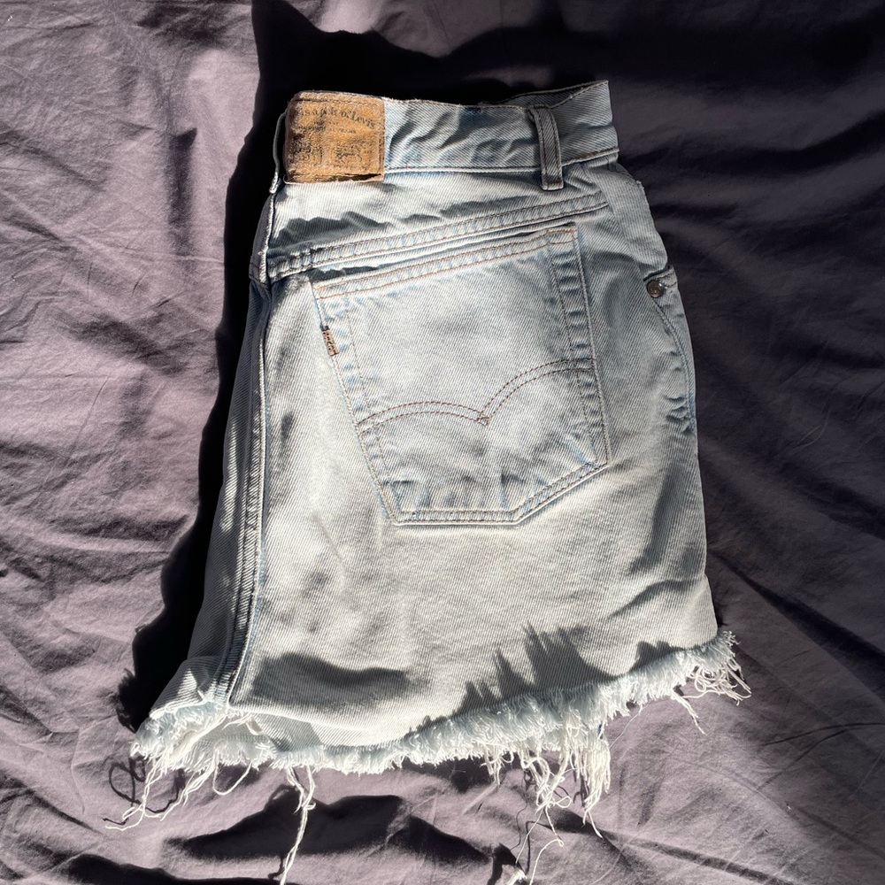 Levi’s light wash jean shorts